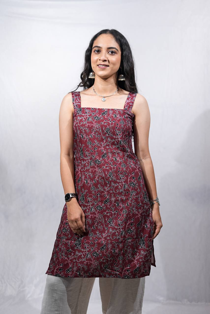 KAYA SLEEVELESS LONG KURTI